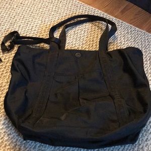 Lululemon yoga bag